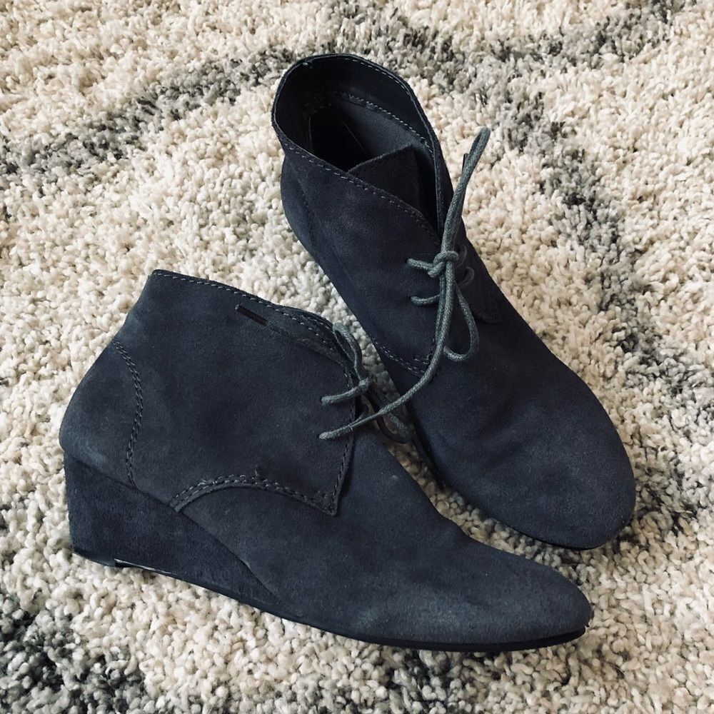 Crown Vintage Gray Suede Leather Ankle Boots 7.5